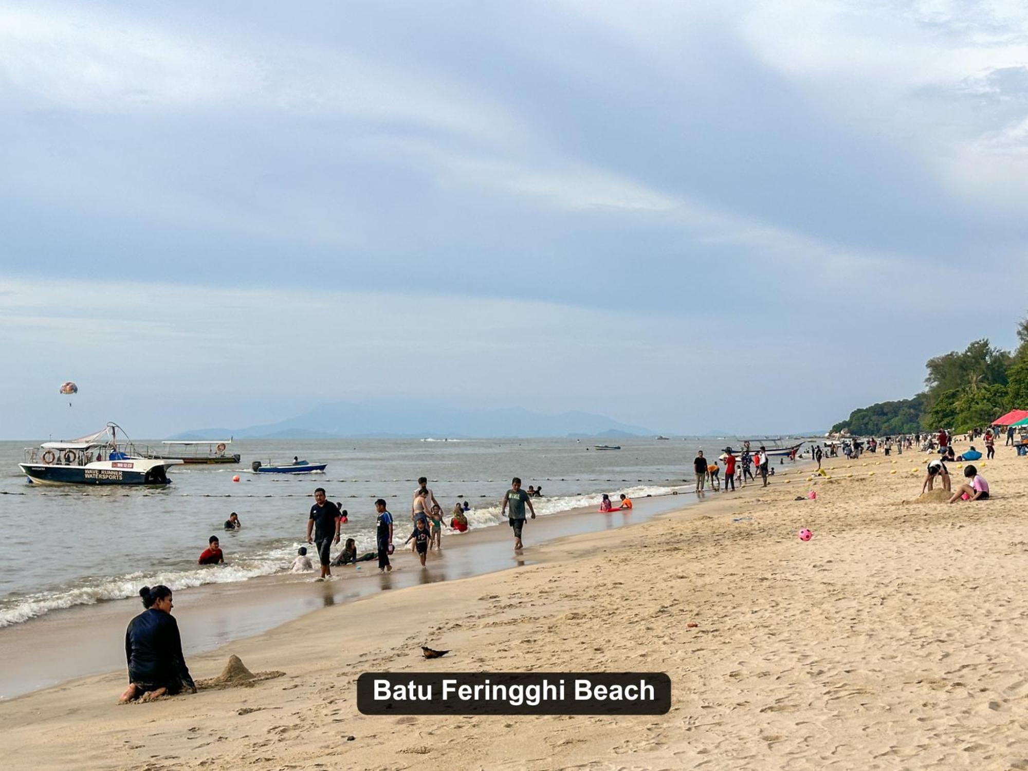 By The Sea- Pool And Sea View Apartment Batu Feringgi Exterior foto